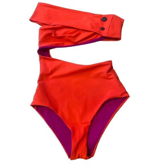 ALIX NYC
Shelborne Swimsuit
Select a Color
Color: Magenta & Red - Picture 3 of 12
